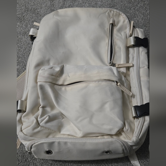 Travel backpack with shoe pouch - Picture 1 of 6